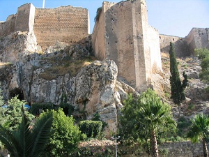 Tarihi Urfa Kalesi yıkıldı