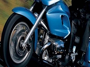 Motosikletler artık kasklı satılabilir