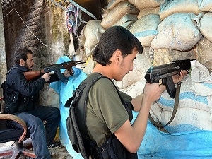 Halkı Esed'in ordusundan koruyorlar