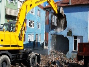 AVM yapmak için cami yıktılar