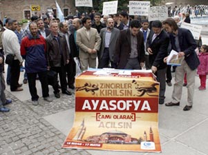 Bursa'da ‘Ayasofya cami olsun’ kampanyası