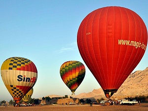 Mısır'da balonlar yeniden havalandı