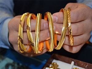 Altın 2 ayın zirvesine oturdu