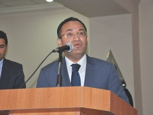 Bozdağ: Kur’an baştan sona edeptir