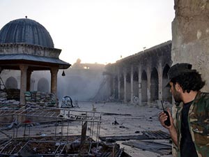 Tarihi Emevi Camisi yine bombalandı