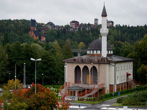 Avrupa'da minareden ezan bugün okundu