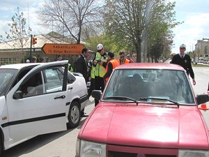 Emniyetten abartılı egzoz uygulaması