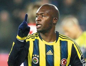 Fenerbahçeli futbolcu maça Kur'an okuyarak gelmiş