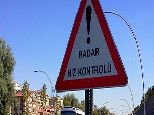 Hız yapan sürücüler gezici radarlara yakalanıyor