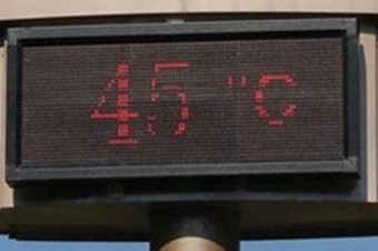 Termometre 45 dereceyi gösterdi