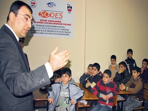 Validen okuma salonları için teşekkür: Eğitime katkı verdiniz