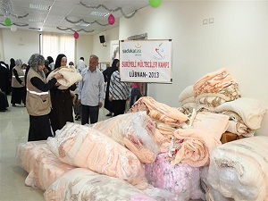 Deniz aşırı ilk yardım lübnan'daki suriye kamplarına ulaştı