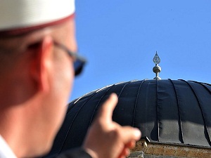 Bosnalı Sırp öğretmenden örnek davranış