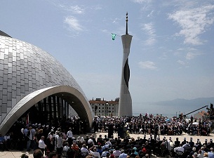 Osmanlı'dan sonra ilk kez ezanla buluştu