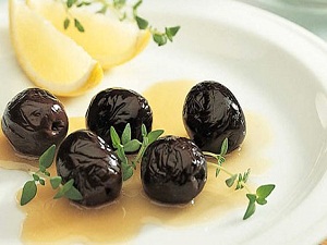 Zeytin çekirdeğini yutmayın