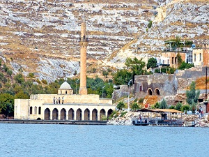 Asırlık Halfeti Ulu Camii kurtarılıyor