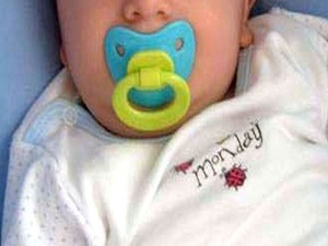 Bebeğinizin emziğini nasıl temizliyorsunuz?