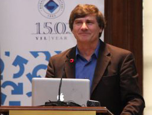 Ünlü astro-fizikçinin kainatın sırrına dair itirafı