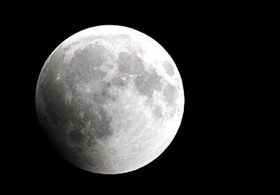 Aydaki su izleri dünyaya ait çıktı