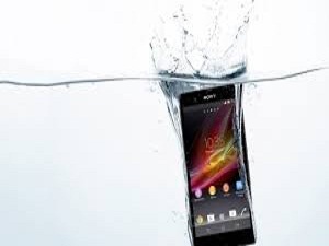 Sony'den suya dayanaklı yeni telefon