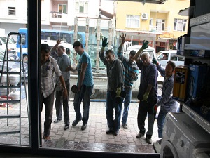 'Reyhanlı'da cam siparişlerine yetişemiyoruz'