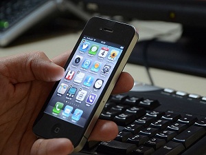 'Ev içinde bile telefonla haberleşiyoruz'