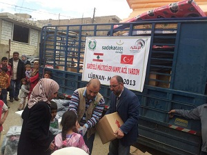 Banyas'daki katliamdan kaçan suriyelilere 20 usd'lik yardım yapıldı