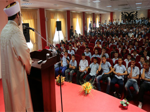 Görmez: Yeryüzünde okuyacağımız üç kitap var