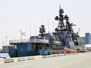 Rus savaş gemileri, Rum limanında görüntülendi