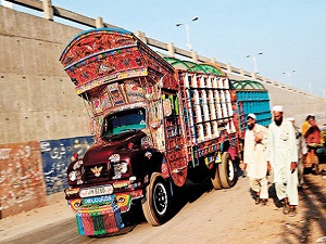 Bu kamyonlar, yürüyen tuval gibi