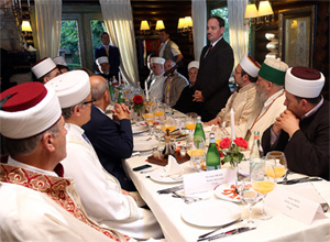 Cumhurbaşkanı: Allah'a inanmak büyük bir onurdur