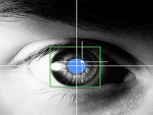 Gözde ışık çakması hastalık belirtisi!