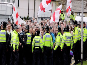 İngiliz bayrağı Müslümanlar için yasaklandı