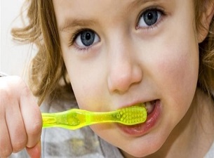 Çocuklar dişlerinden yazın çok şikayetçi