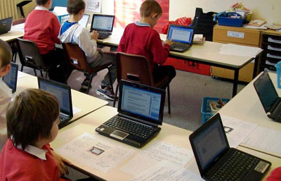 Eğitime teşvik her öğrenciye notebook