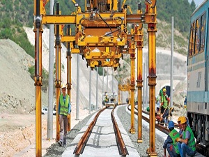 Eskişehir-İstanbul hızlı tren hattı yolu yarıladı