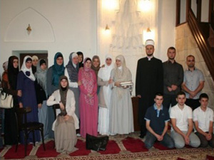 Sırbistan Kız Medresesi 72 yıl sonra ilk mezunlarını verdi