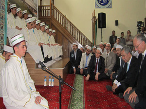 Hilâliye'de 59 hafız sevinç gözyaşlarıyla taç giydi