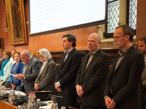 Belçika'da binlerce imza başörtüsü yasağını bitirdi