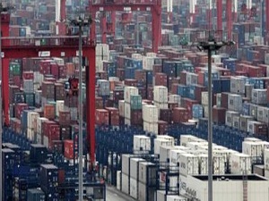 Nisan'da ihracat hız kesti ithalat artt