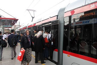 Kayseri'de her gün 350 bin insan toplu taşımadan yararlanıyor