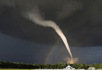 Amerika hortumlarla boğuşuyor