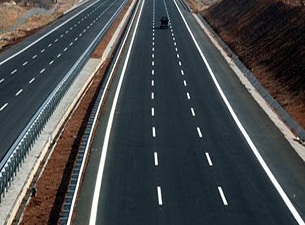 Trafik kazalarına affeden yol