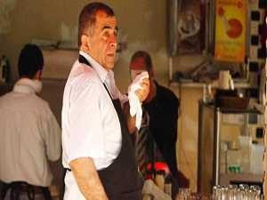 Esnaf yaralarını sarmaya çalışıyor