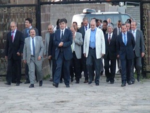 Çözüm sürecinde bölgedeki bütün üniversiteleri geziyoruz