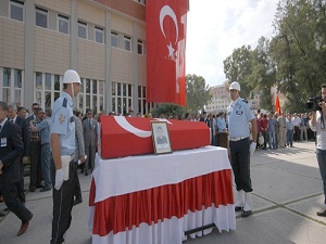 Şehit polis ebediyete uğurlandı