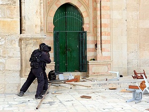 İsrail'den Mescid-i Aksa Müdürü'ne gözaltı