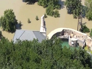 4 asırlık cami sular altında kaldı