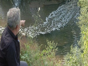 Karamenderes Nehri'nde korkutan kirlilik
