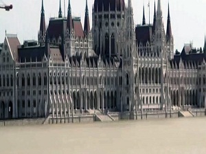 Tuna Nehri'nin su seviyesi rekor düzeye ulaştı